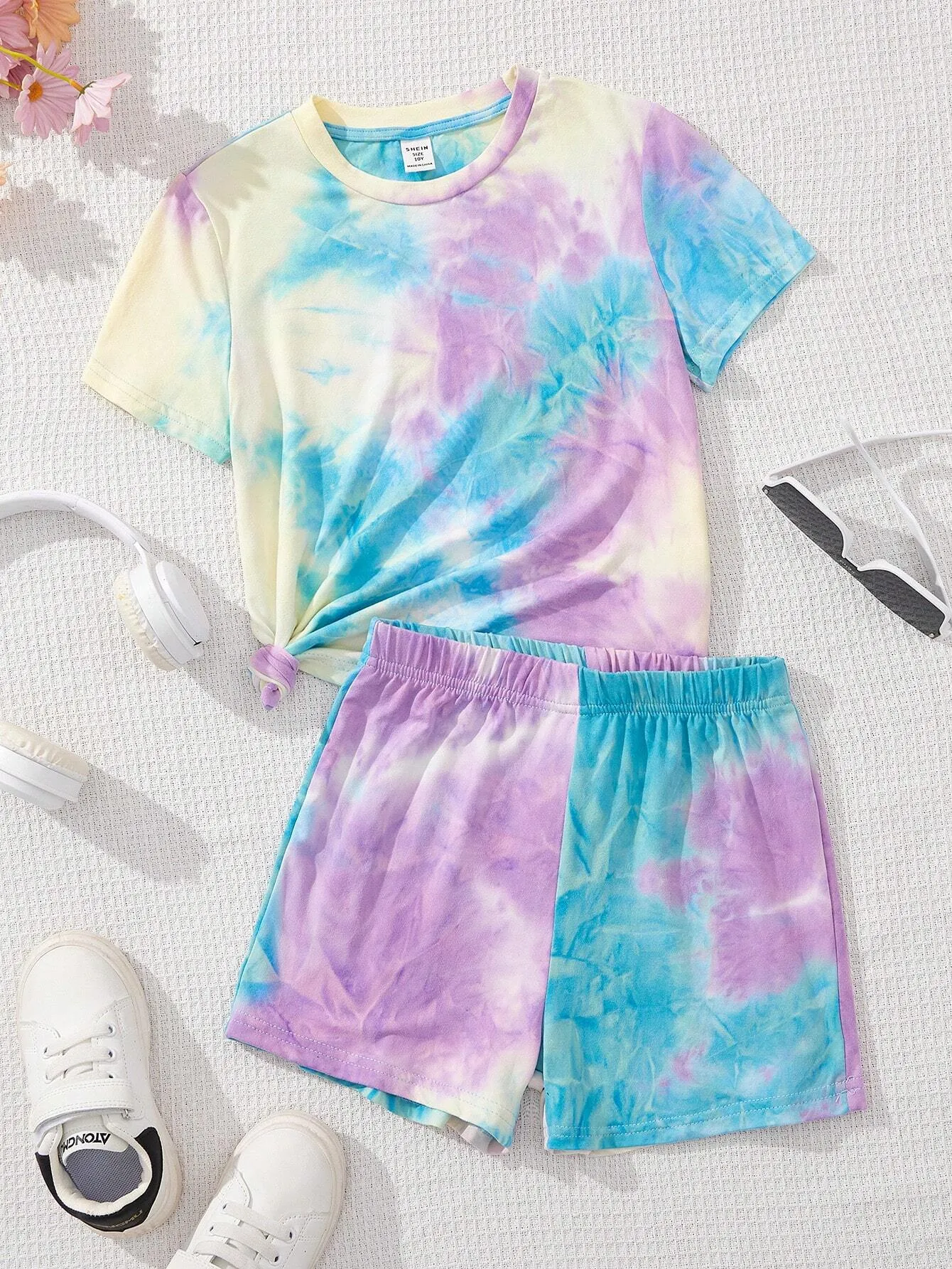 Tween Girl Casual Minimalist Smiling Face & Letter Print Short Sleeve T-Shirt And Shorts 2pcs/Set, Suitable For Summer